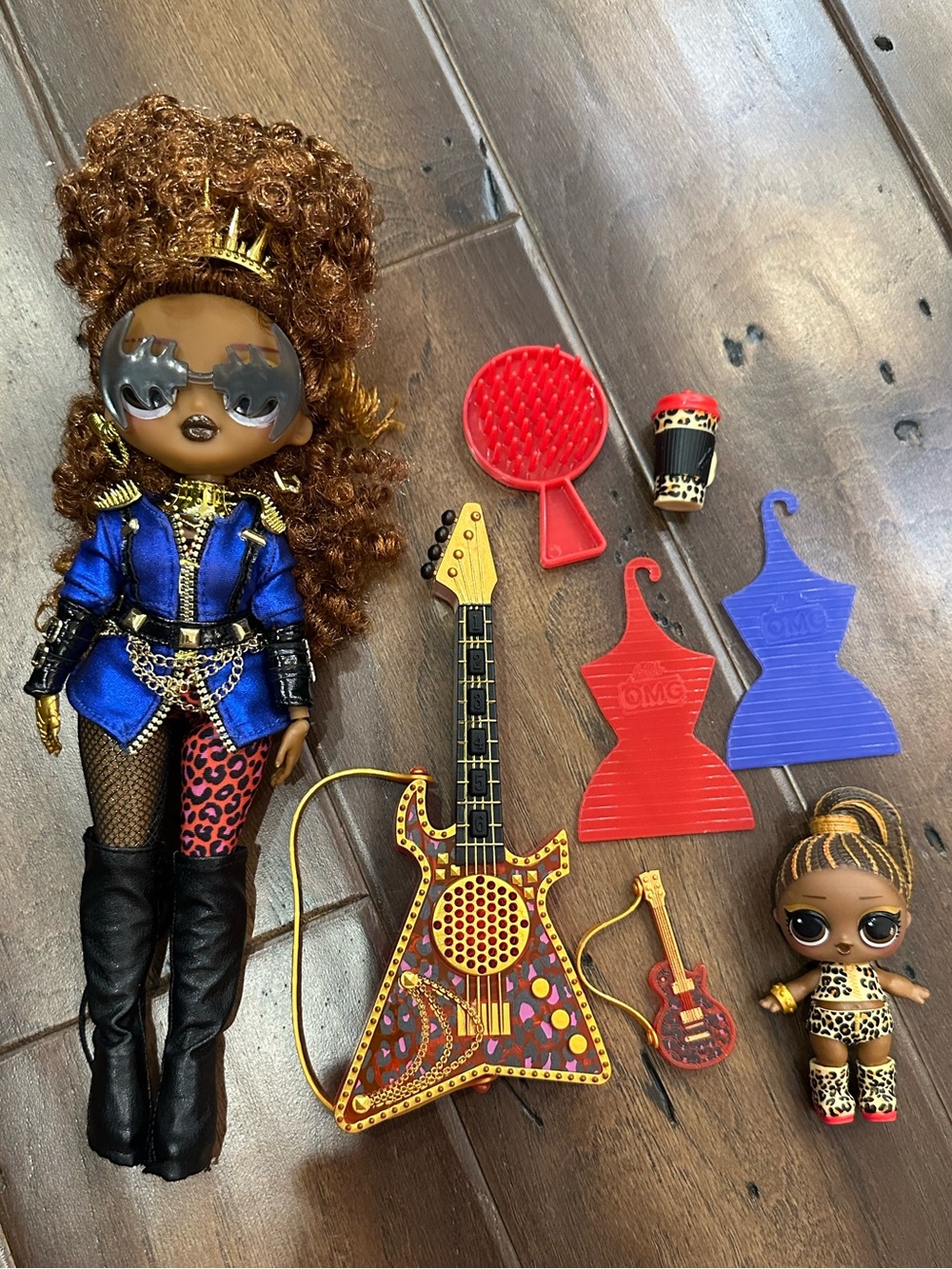 EUC L.O.L. Surprise! Doll Set with matching Accessories